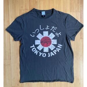 Amplified 2018 Red Hot Chili Peppers Shirt Tokyo Japan RHCP Rock Band Mens M